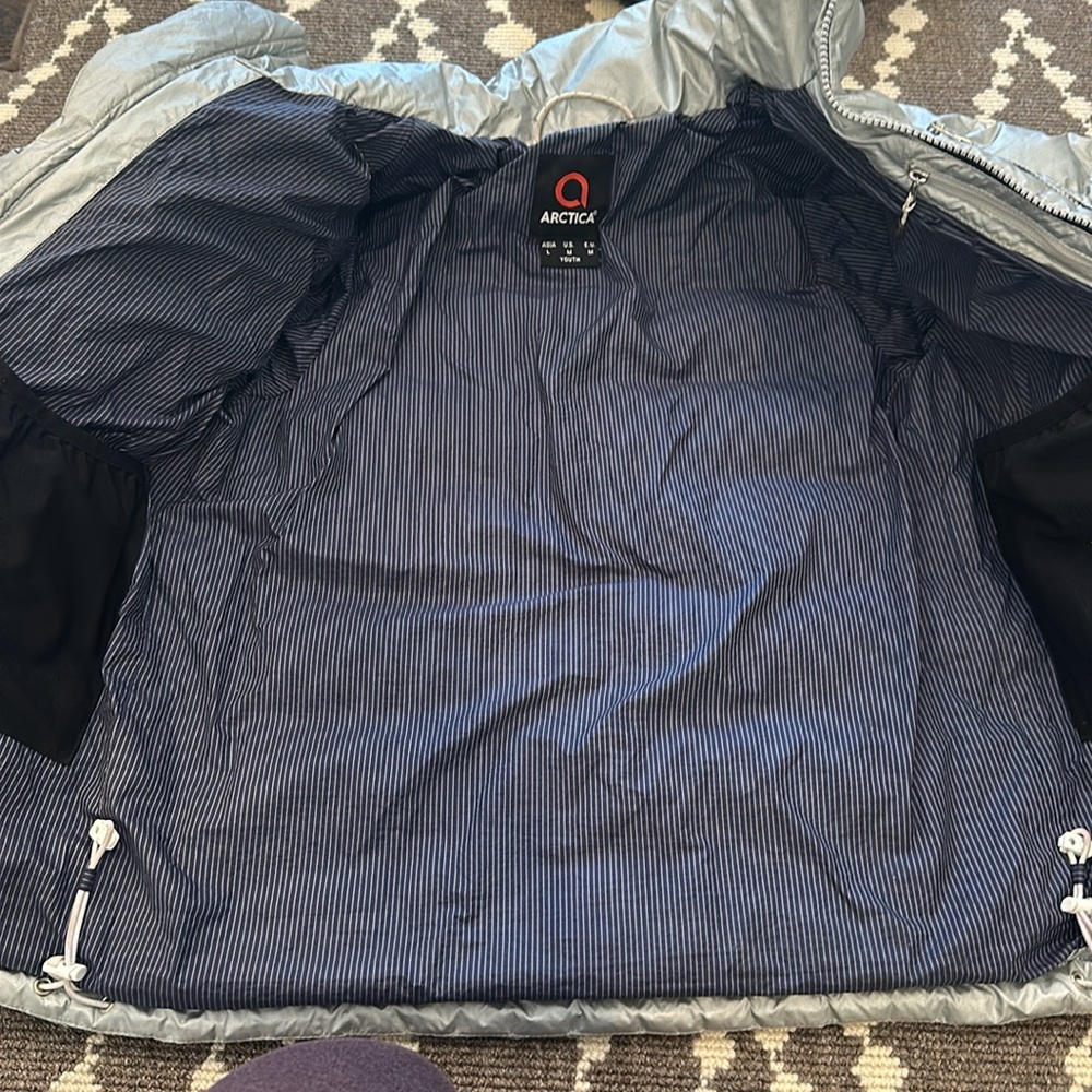 Arctica Silver Puffer - Picture 3 of 7